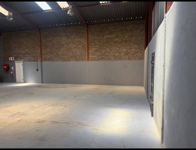 264M² WAREHOUSE TO LET IN ANDERBOLT